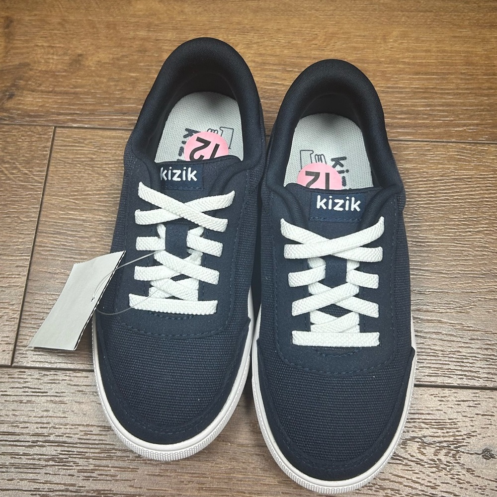 Kizik kids shoes blue
